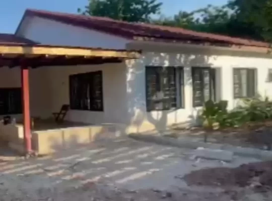 For Sale: 3 HOUSES IN A COMPOUND, $2.5 MILLION O