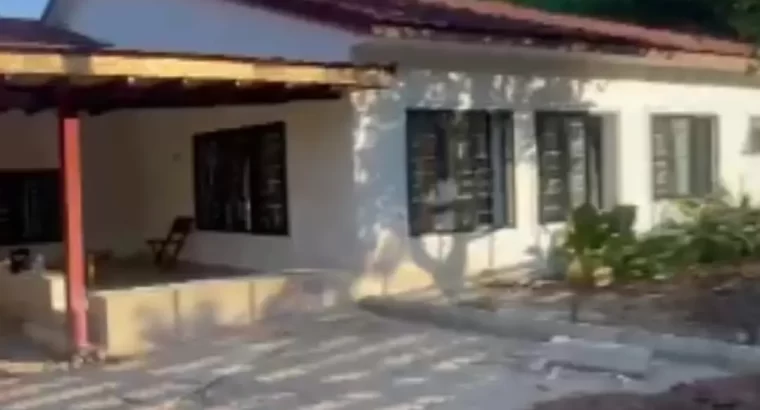 For Sale: 3 HOUSES IN A COMPOUND, $2.5 MILLION O