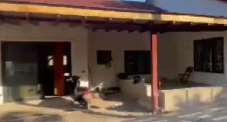 For Sale: 3 HOUSES IN A COMPOUND, $2.5 MILLION O