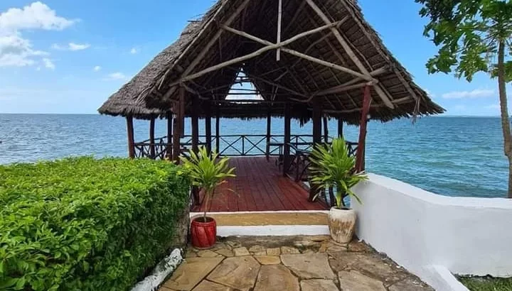 For Outright Sale:10 BDRMS BEACH-FRONT BOUTIQUE