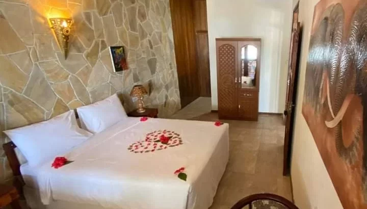 For Outright Sale:10 BDRMS BEACH-FRONT BOUTIQUE