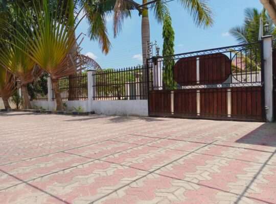 4 BDRM DOUBLE STOREY POOL-HOUSE, At PUGU