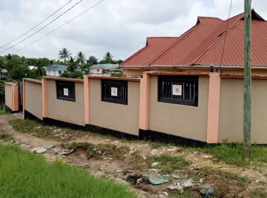 NYUMBA MPYA, VYUMBA VITATU(3) MBEZI MSAKUZI.