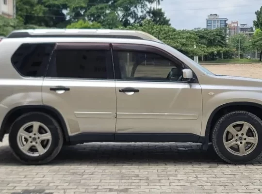 NISSAN EXTRAIL, NO. DVP, TSHS.13 MILLION.