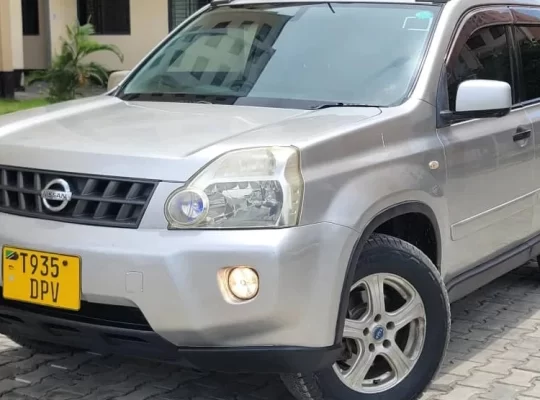 NISSAN EXTRAIL, NO. DVP, TSHS.13 MILLION.