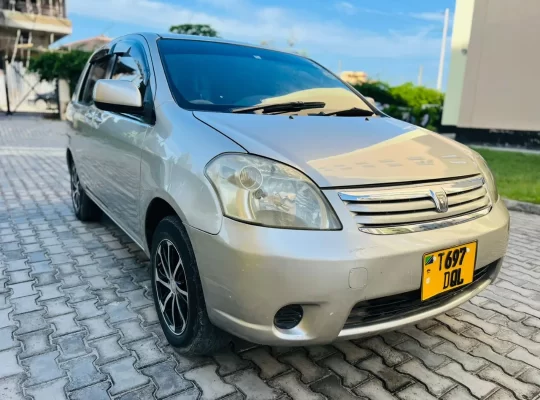 TOYOTA RAUM, NO. DQL IN DAR.