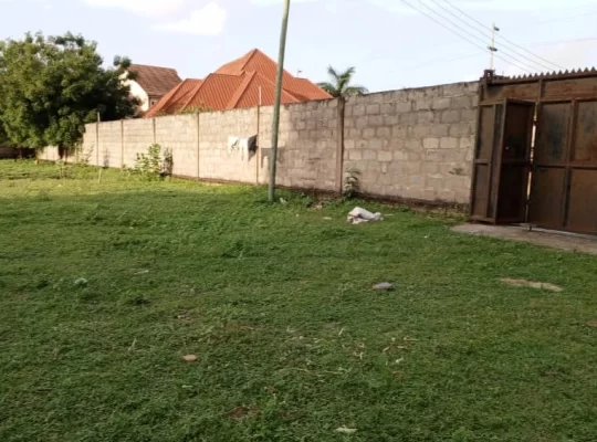 EKARI 8 ZENYE HATI, NDANI YA FENCE,KINYEREZI,DAR