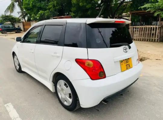 TOYOTA IST, NO. DTK IN DAR