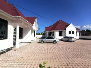 4-APARTMENTS IN A COMPOUND AT GOBA/MAKONGO