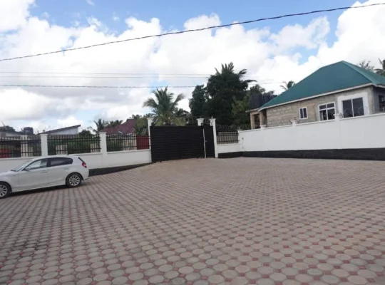 4-APARTMENTS IN A COMPOUND AT GOBA/MAKONGO