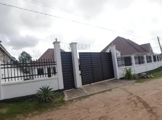 4-APARTMENTS IN A COMPOUND AT GOBA/MAKONGO