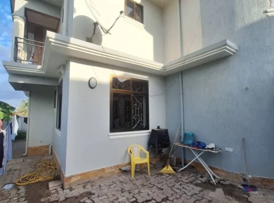 5 BDRM HOME WITH SERVANT’S QTR.,TEGETA-NAMANGA