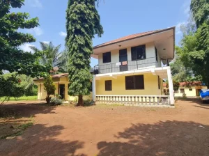 10 BDRMS PRIME HOUSE, TSHS.530 MIL. AT SHANTY TO