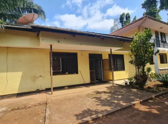 10 BDRMS PRIME HOUSE, TSHS.530 MIL. AT SHANTY TO