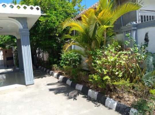 3 BDRMS UNFURNISHED POOL HOUSE AT BAHARI BEACH A