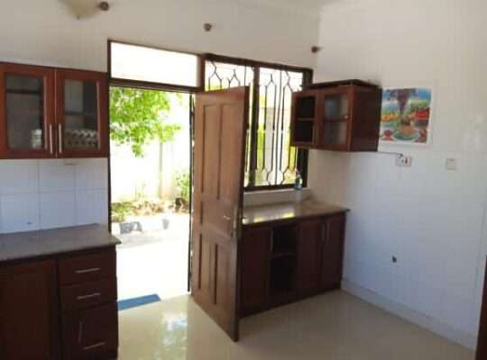 3 BDRMS UNFURNISHED POOL HOUSE AT BAHARI BEACH A