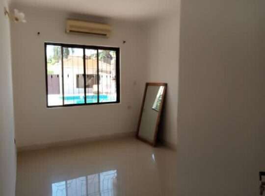 3 BDRMS UNFURNISHED POOL HOUSE AT BAHARI BEACH A