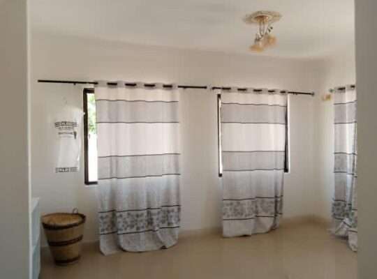 3 BDRMS UNFURNISHED POOL HOUSE AT BAHARI BEACH A