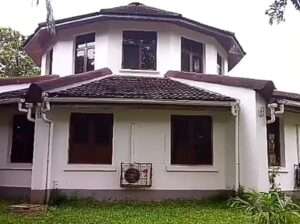 5 BED-ROOMS UNFURNISHED HOME AT MIKOCHENI B.