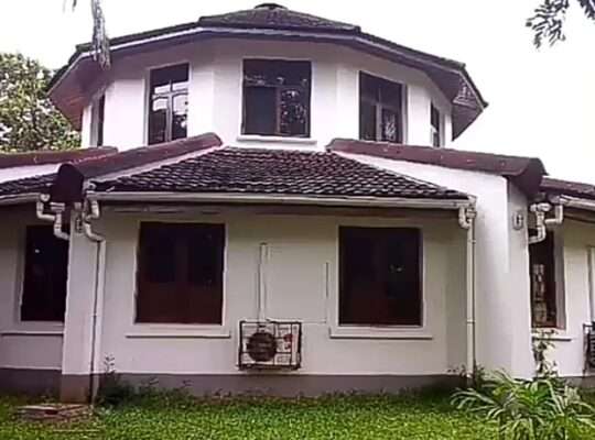 5 BED-ROOMS UNFURNISHED HOME AT MIKOCHENI B.