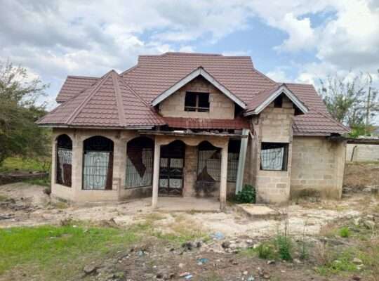 YAKUMALIZIA, KIWANJA SQM.4,000, KWEMBE LUGURUNI.