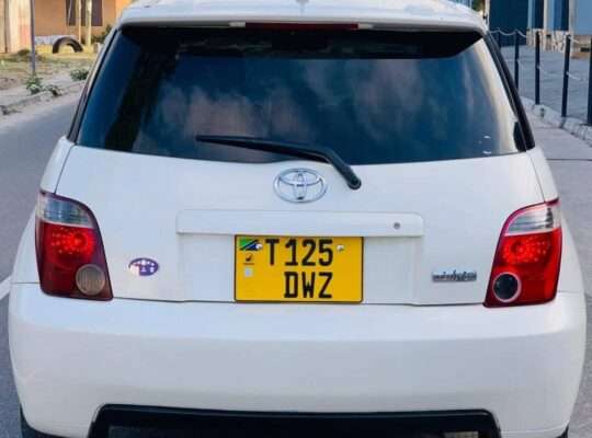 TOYOTA IST, # DTW, TSHS.13.5 MILLION.