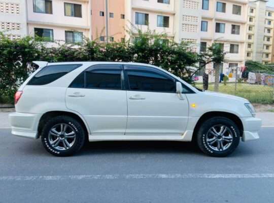 TOYOTA HARRIER, # DCR, TSHS.14 MIL.