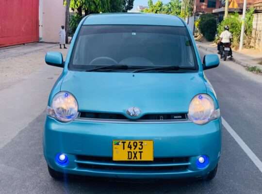 TOYOTA SIENTA, # DXT, TSHS.10 MIL. IN DAR.