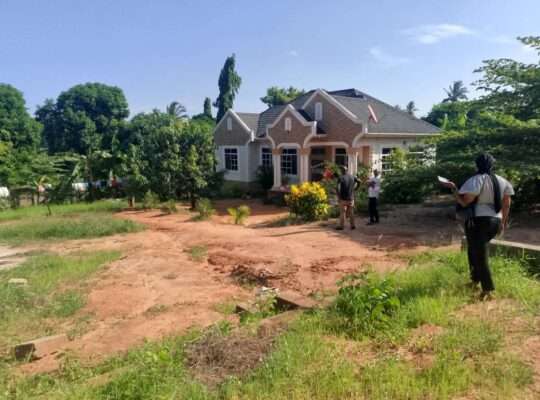 SI YA KUIKOSA, VYUMBA 3, INAUZA BANK,MBEZI MSUMI