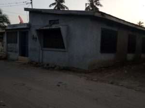 NYUMBA YA KIZAMANI YENYE HATI, TSHS.200M, SINZA.