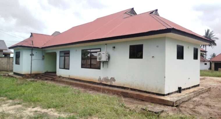 NYUMBA YA VYUMBA (4) KIWANJA SQM.4,450, KIBAHA