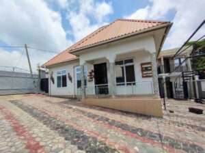 NYUMBA KALI YAKUHAMIA,TSHS.95 MILIONI,KINYEREZI.