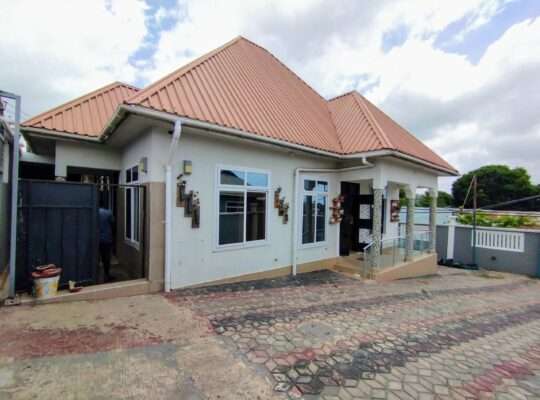 NYUMBA KALI YAKUHAMIA,TSHS.95 MILIONI,KINYEREZI.