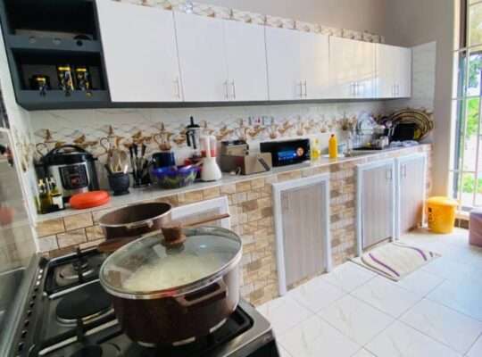 10 BDRM NEW FURNISHED HOME AT GEZA ULOLE.