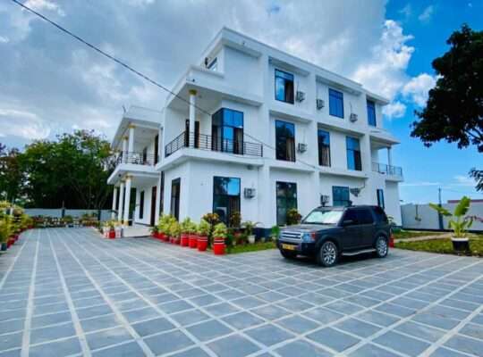 10 BDRM NEW FURNISHED HOME AT GEZA ULOLE.