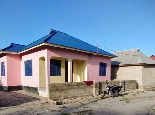 NYUMBA YENYE VYUMBA VITATU (3) BOMBAMBILI,UKONGA