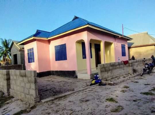 NYUMBA YENYE VYUMBA VITATU (3) BOMBAMBILI,UKONGA