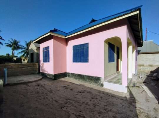 NYUMBA YENYE VYUMBA VITATU (3) BOMBAMBILI,UKONGA