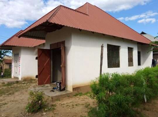 NYUMBA MBILI ZA PAMOJA ZINAUZWA NA BANK, KIHONDA