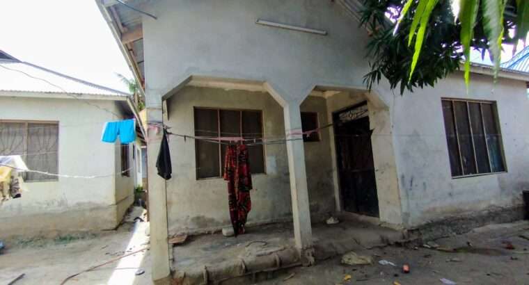 NYUMBA TATU PAMOJA, TSHS. 40M. CHANIKA TALIANI.