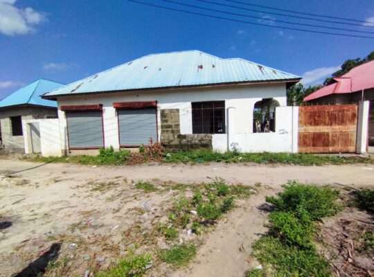 NYUMBA YENYE VYUMBA VITATU (3) KIGEZI, CHANIKA