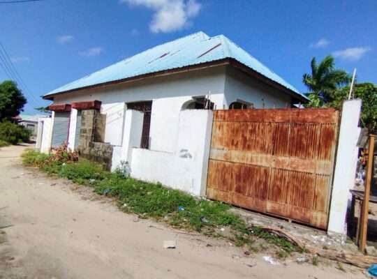 NYUMBA YENYE VYUMBA VITATU (3) KIGEZI, CHANIKA