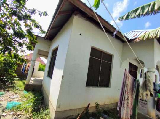 NYUMBA YENYE VYUMBA VITATU (3) KIGEZI, CHANIKA