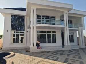 GHOROFA MPYA YENYE SWIMING POOL, ROOM 7, KITONGA
