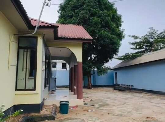 NYUMBA YA VYUMBA VINNE(4) MADUKA 5, KINYEREZI