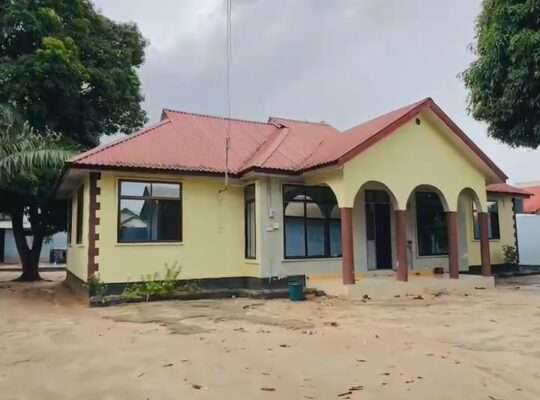 NYUMBA YA VYUMBA VINNE(4) MADUKA 5, KINYEREZI