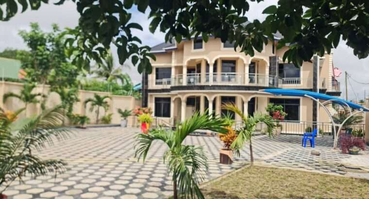 GHOLOFA LA KISASA, VYUMBA VITANO (5) VIKINDU