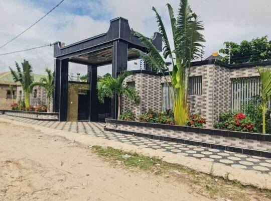 GHOLOFA LA KISASA, VYUMBA VITANO (5) VIKINDU