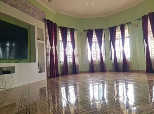 GHOLOFA LA KISASA, VYUMBA VITANO (5) VIKINDU