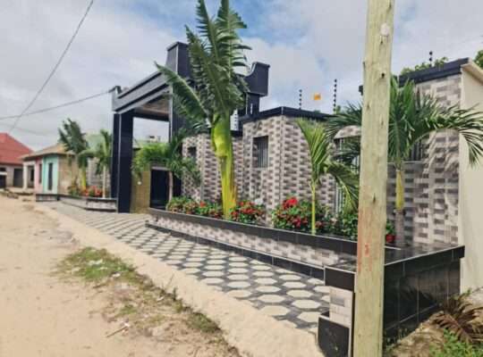 GHOLOFA LA KISASA, VYUMBA VITANO (5) VIKINDU